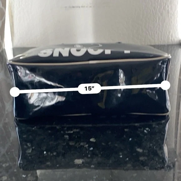 SNOOPY PEANUTS | Patent Faux Leather Duffel Bag - Picture 4 of 6